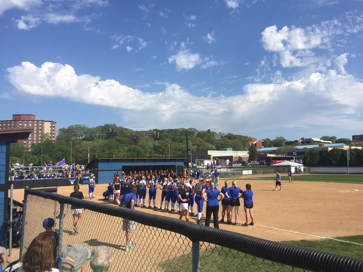 MiaOBrienTV's tweet image. An absolutely wild finish ends w/ No. 25 @stkateswildcats walk-off, upset of No. 3 @NorseSoftball ...&amp;amp; you'll only see it on @cbs2iowa #d3sb