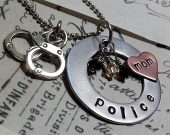 AdamPalmerRCMP's tweet photo. #HappyMothersDay to all moms & special thanks to the #PoliceMoms working @VancouverPD https://t.co/xFEnJMzdS5