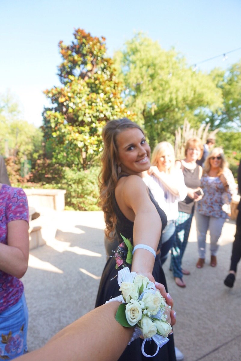 kassidy_parker's tweet photo. senior prom a.k.a. one of the best nights ever https://t.co/41BVwO9ivp