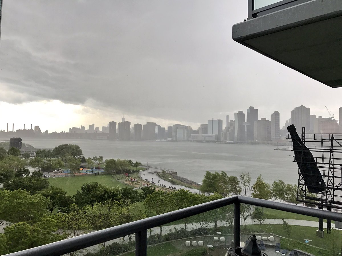 Katra1507's tweet image. Calm before the storm #ToLate it's here #ItsAmazingOutThere