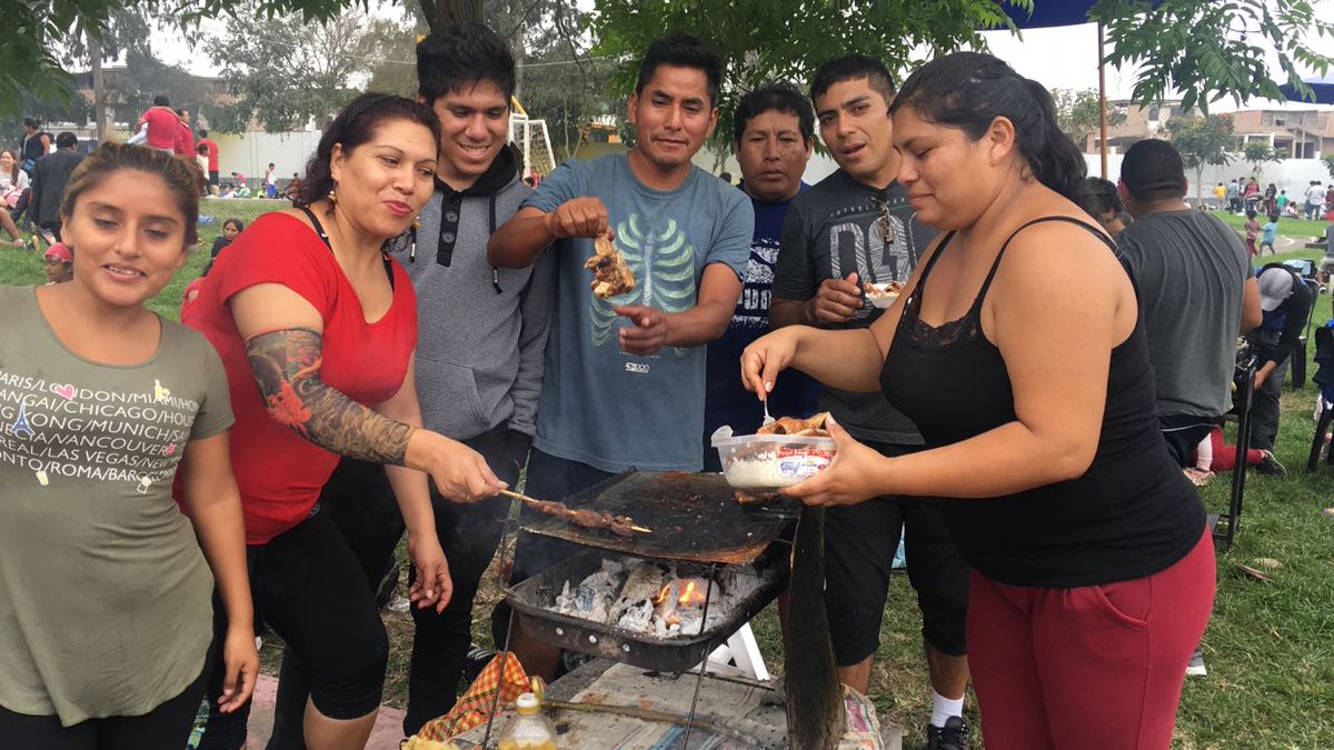 MuniLima's tweet photo. Gran asistencia de familias en Clubes Zonales que disfrutan de los shows y actividades programadas #ParaTiMamá por el  #DíaDeLaMadre. https://t.co/eIGWJHRhlv