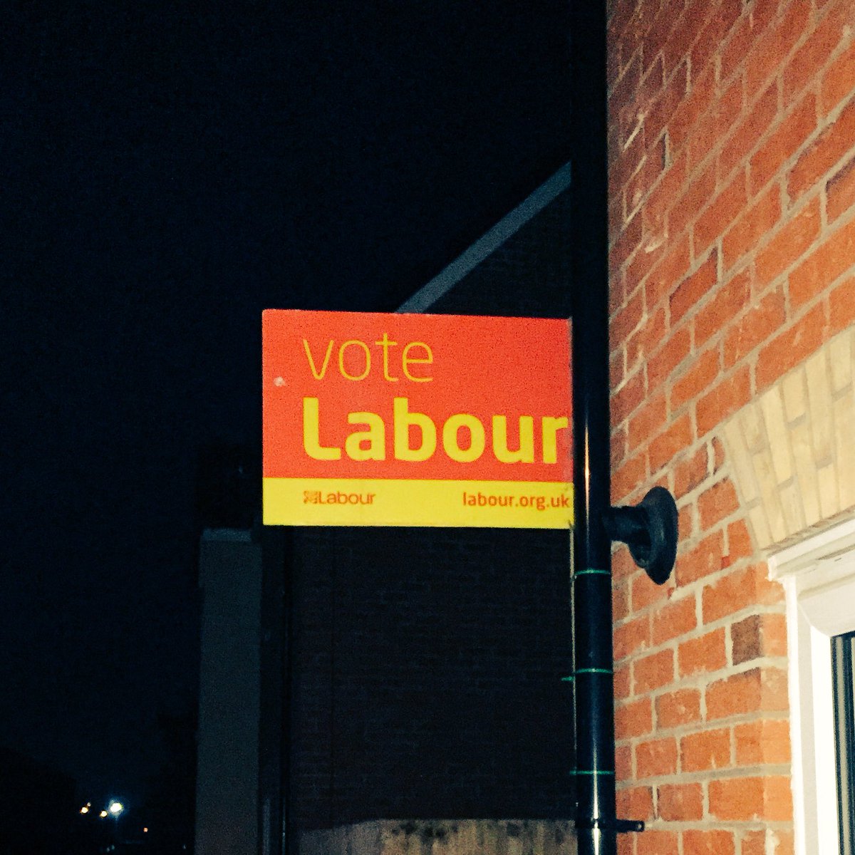 The sign fairy has been out! 😂😂 #VoteLabour