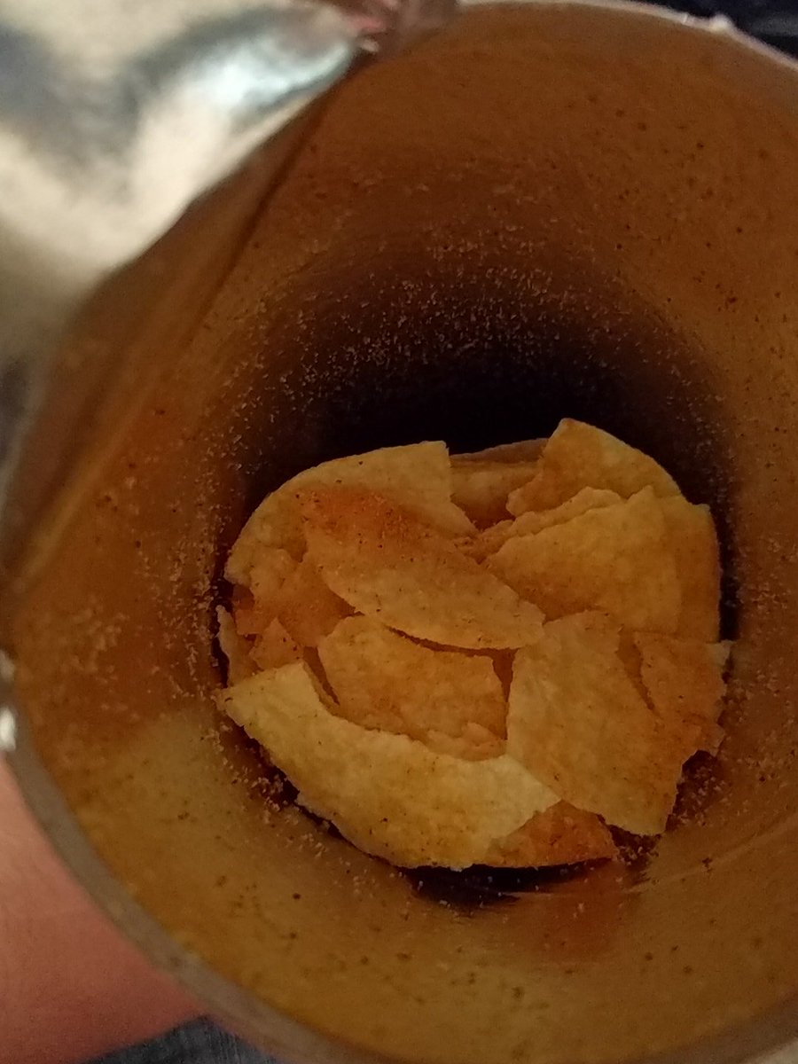 simonallum's tweet image. @walkers_crisps bought these.....a third of the way down and not found one whole crisp yet. #brokenbits.