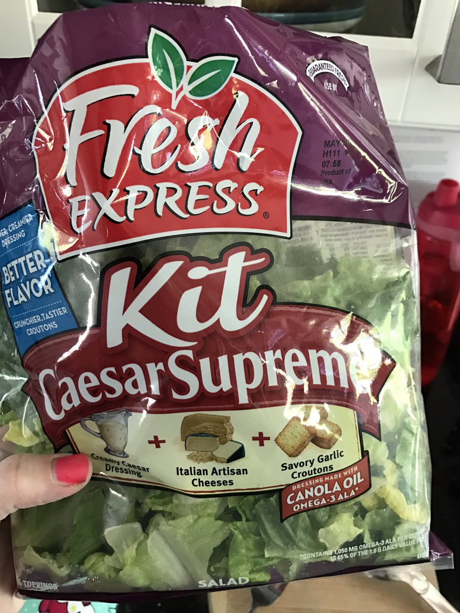 carrieppowers's tweet photo. @GiantEagle my #freshexpress salad kit is missing the kit! https://t.co/zqeRhbsBL8