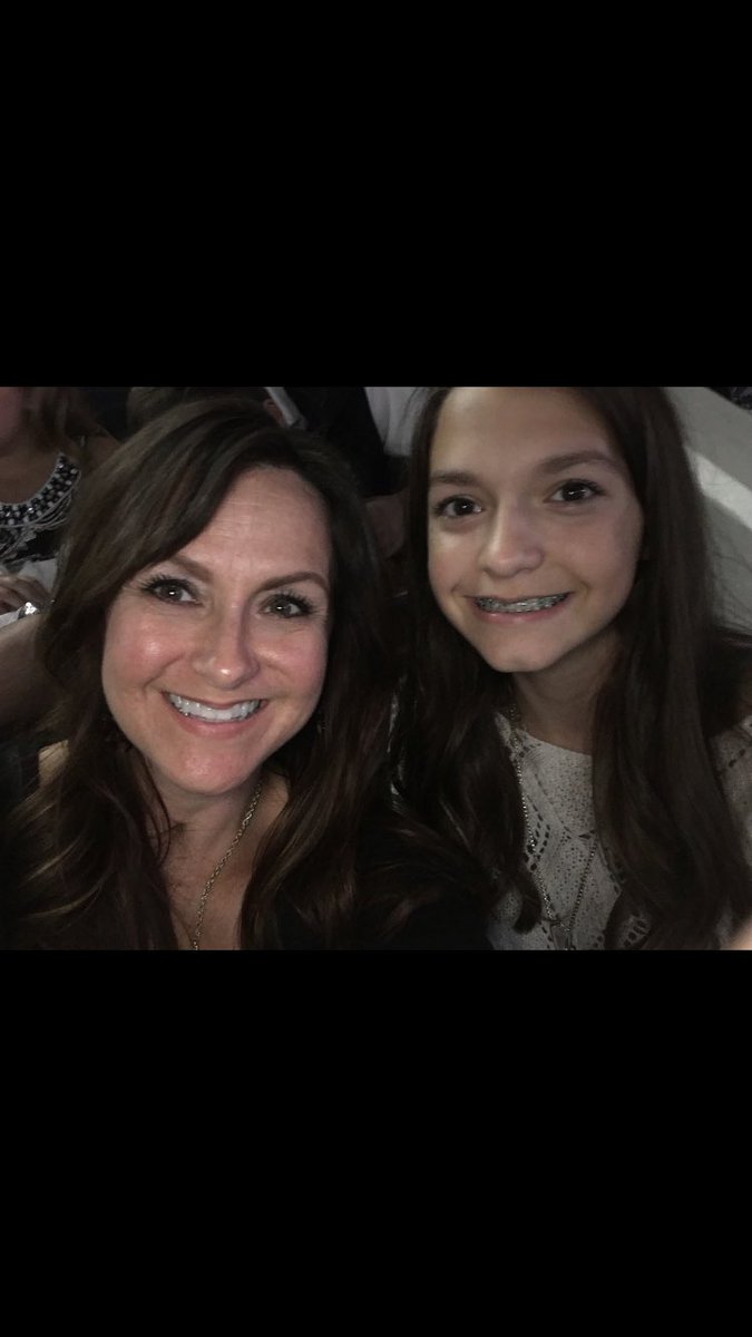 emmadavis1883's tweet photo. Happy Mother's Day to the best mom out there!💕 https://t.co/ocSVTqc0Os