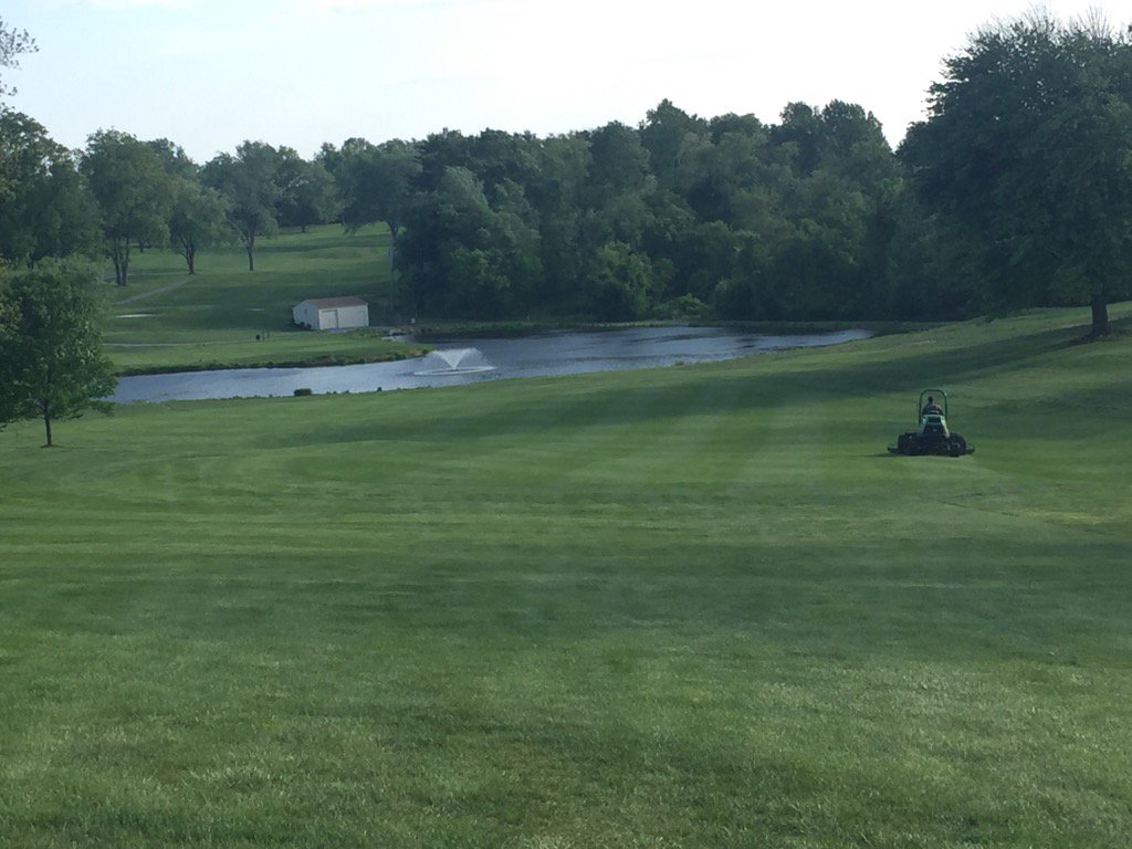 HillendaleTurf's tweet photo. Doing a little night prep for tomorrow's US Open Qualifier. https://t.co/uTNuPK9MY9