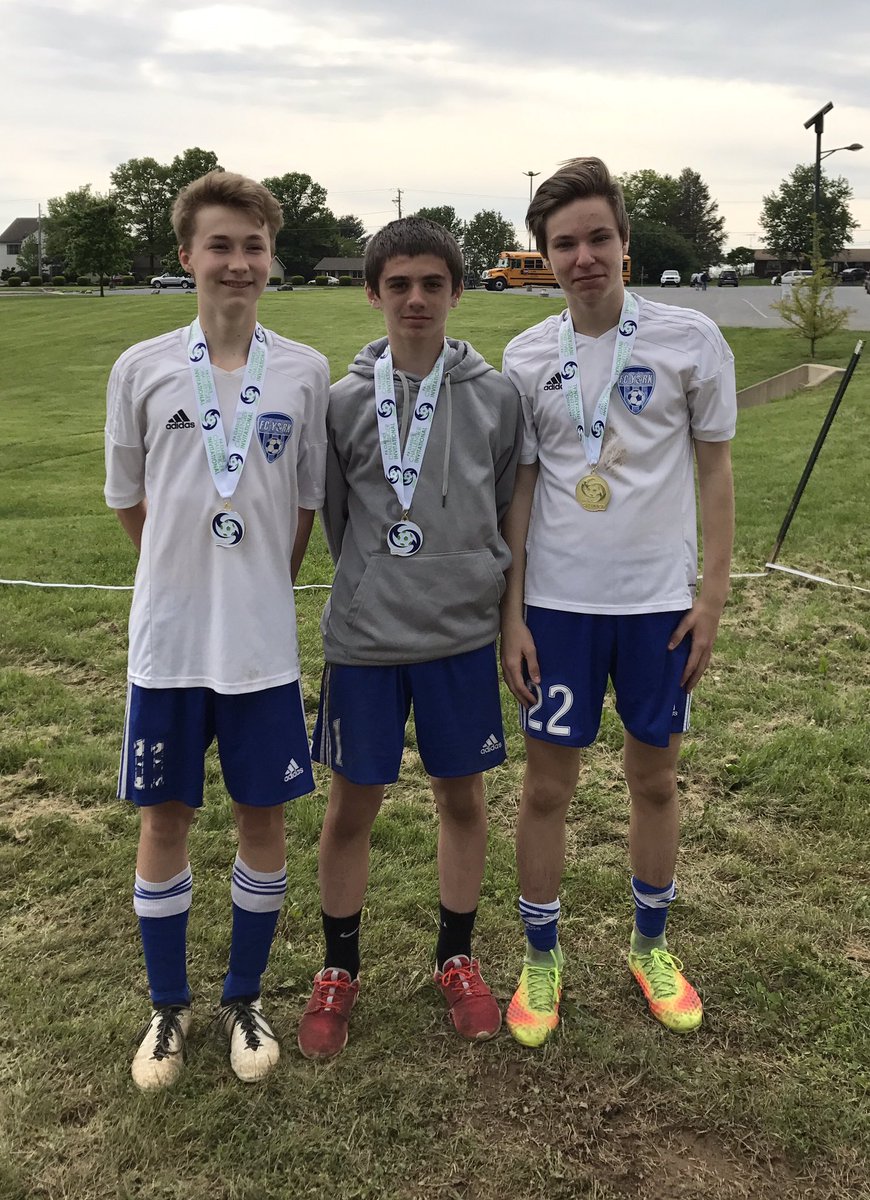 Renate1217's tweet photo. 3 of my favorite FC York OG defenders & champs. Great teammates & friends 😊⚽️💙. @Judy40063284 @teachandmom22 #FCYork https://t.co/pleu5tOOH7