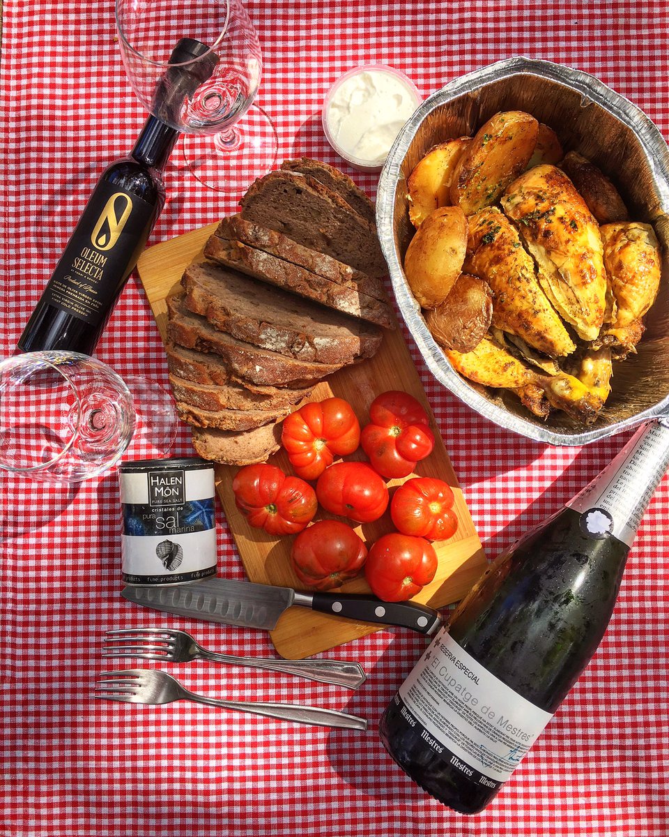 Ingredientes para un día perfecto🔝
Cava Mestres El Cupatge de Mestres Rva Especial🍾
#picnic #PicnicDay #barbecue #PicnicTime #primavera