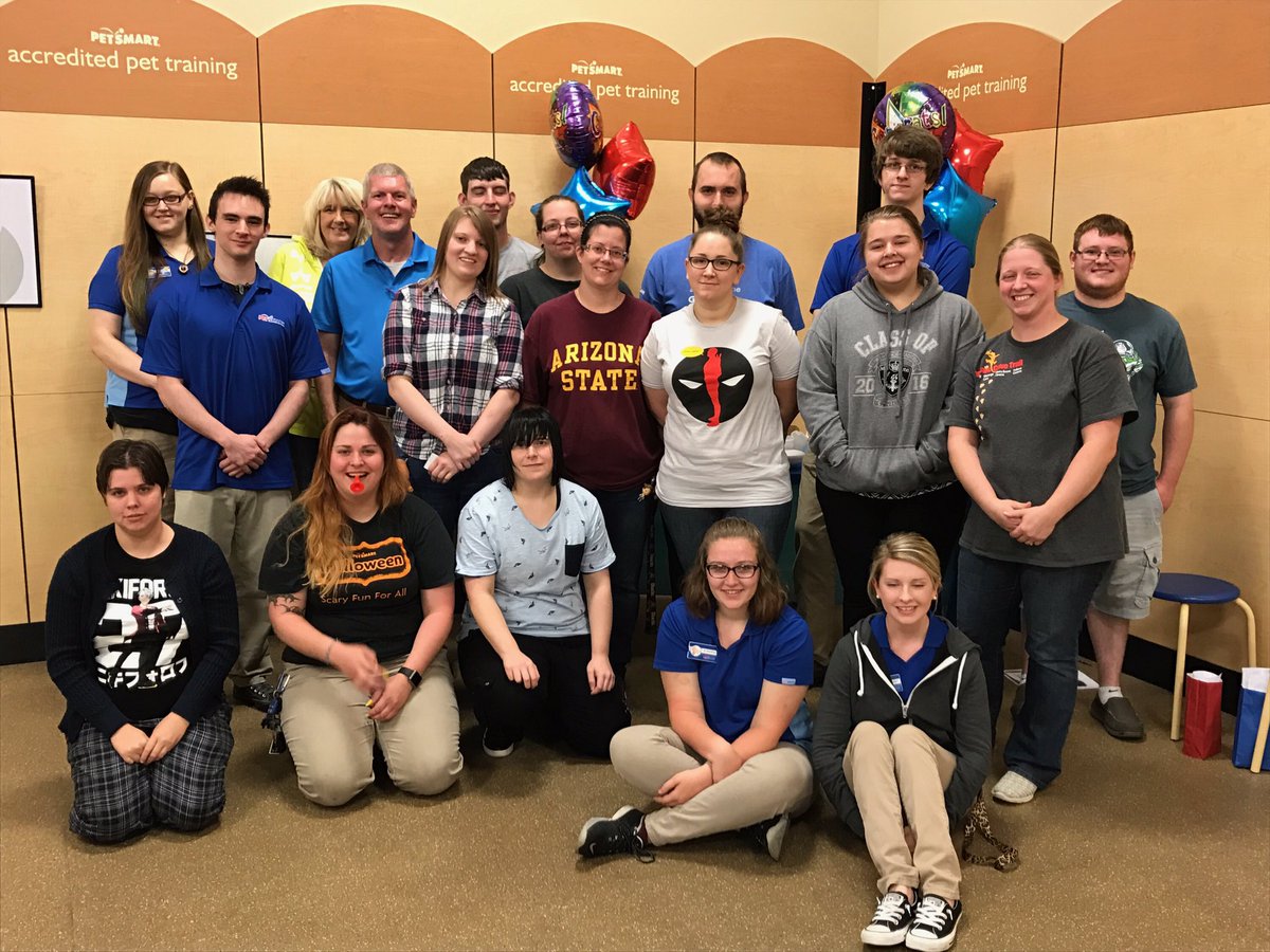 Petsmart1968's tweet photo. #TrustedPartner in action! Team 1968 ready to Engage, Build &amp; Share Solutions! #sindy https://t.co/0vcuJxzR0b
