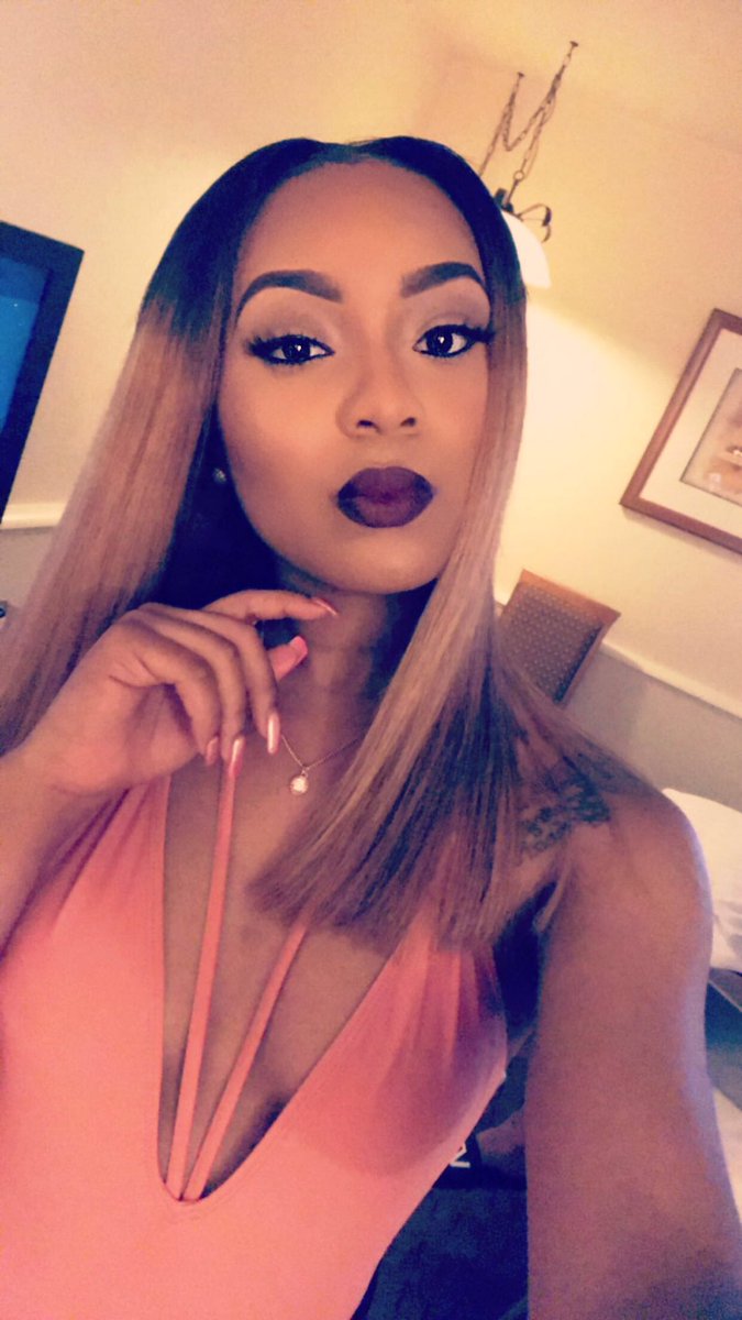 BOOJIE_Meee's tweet photo. Happy birthdayyy me🎉👑😍 #UntilLater https://t.co/i7xT6Ehir6