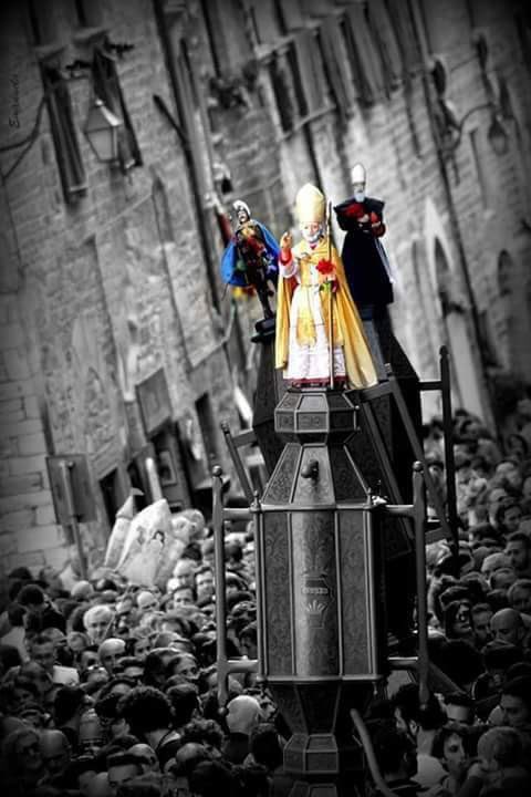 BlueHenNic's tweet photo. These are the 3Ceri that will guide the Festa dei Ceri before the 💛 Patron Saint Ubaldo, followed by San Giorgio and San Antonio tomorrow!! https://t.co/6OJyuKcYRk