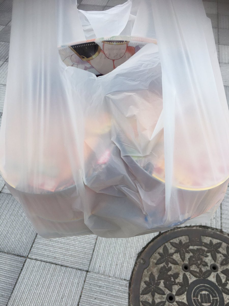 ローソンからどん兵衛が消失 ごちうさ ローソンコラボでクリアファイルを巡り都会は戦争状態 なお田舎は確保が余裕な模様 Togetter