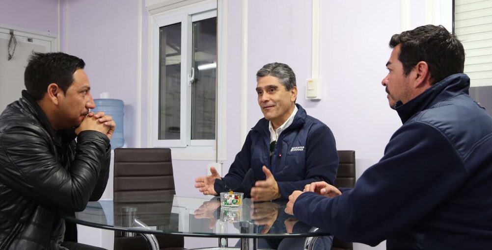 MantosCopper's tweet image. Nos reunimos con alcalde Raúl Salas de #Chañaral para coordinar la entrega de ayuda de @MantosCopper a la comunidad. #Atacama