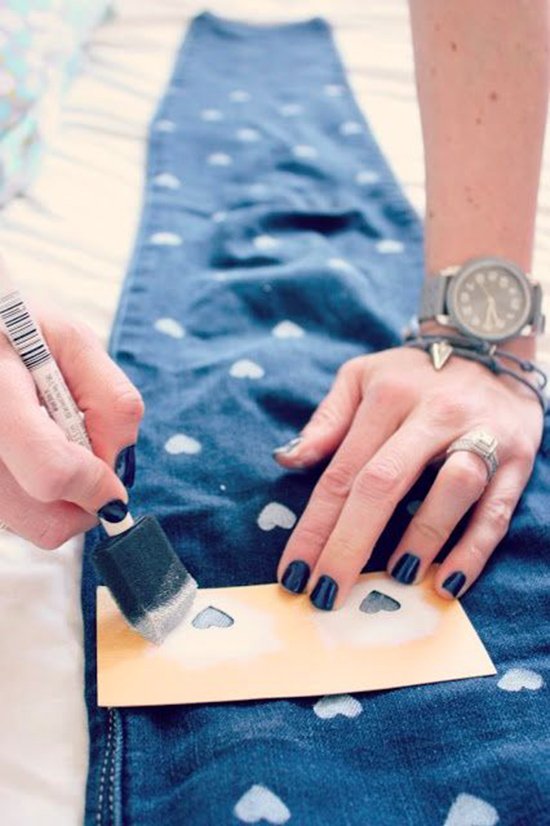 5 Maneras más Fáciles de transformar tu ropa vieja!✌💕 
Link abajo!
modabelu99.blogspot.com/2017/05/las-5-…