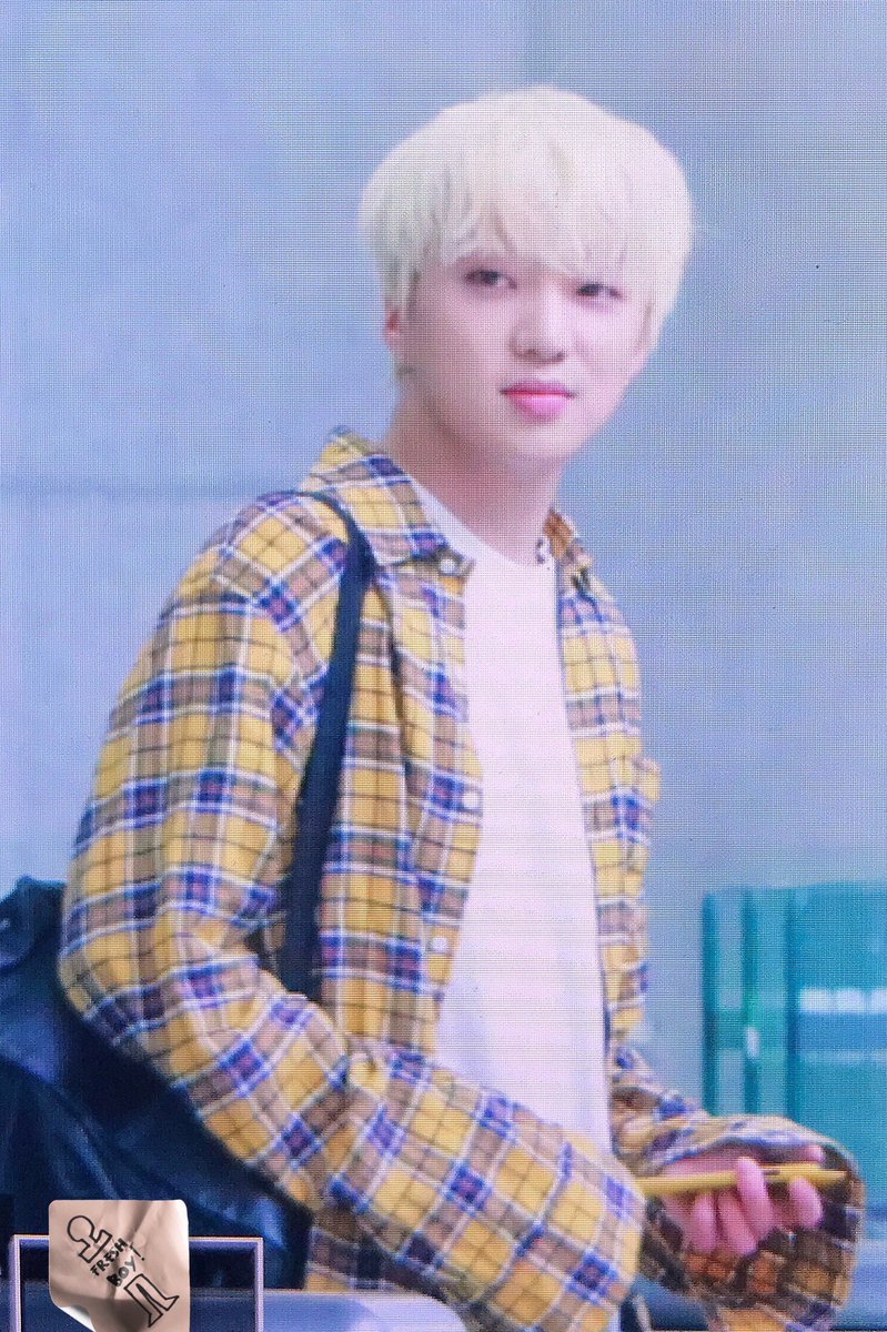 idolsinyellow's tweet photo. winner ☆ seungyoon https://t.co/rGKH9GwXRa