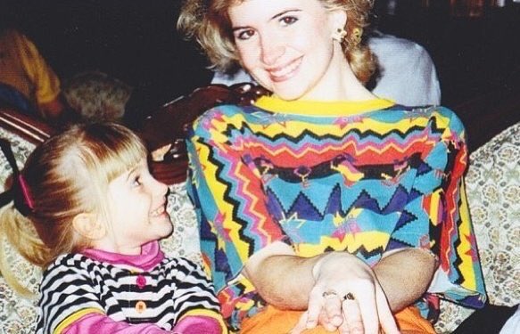 ParamoreFansInt's tweet image. Happy mothers day! ❤