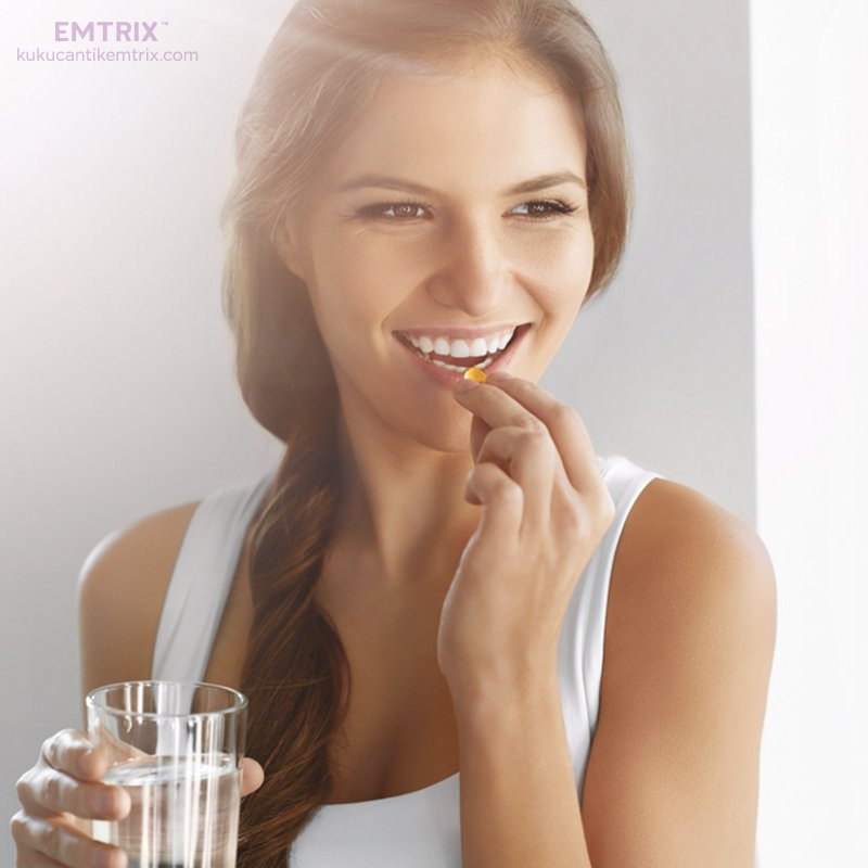Pastikan kamu rajin mengonsumsi makanan bernutrisi ya, Dears. Atau kamu juga bisa mengonsumsi suplemen vitamin agar stamina terjaga. ;)