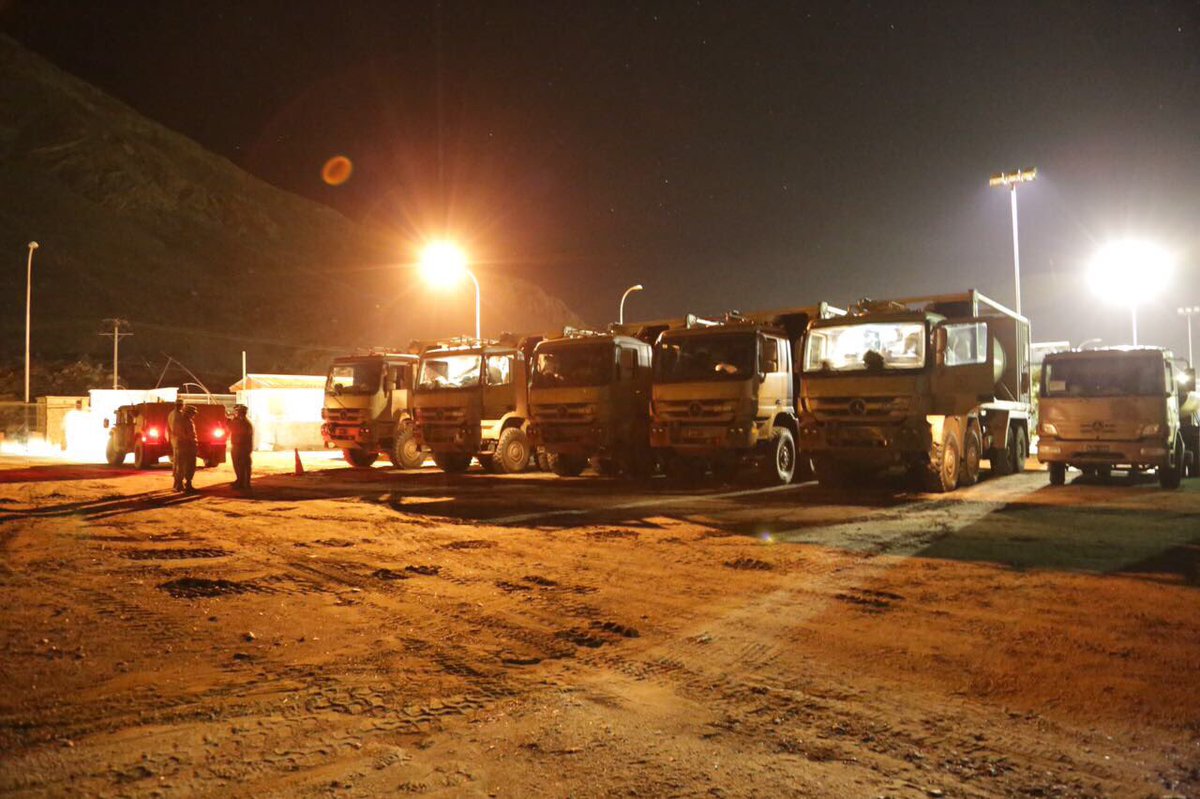 MantosCopper's tweet image. Hicimos entrega oficial de dependencias de @MantosCopper al @Ejercito_Chile para constituir centro de operaciones ante emergencia #Atacama