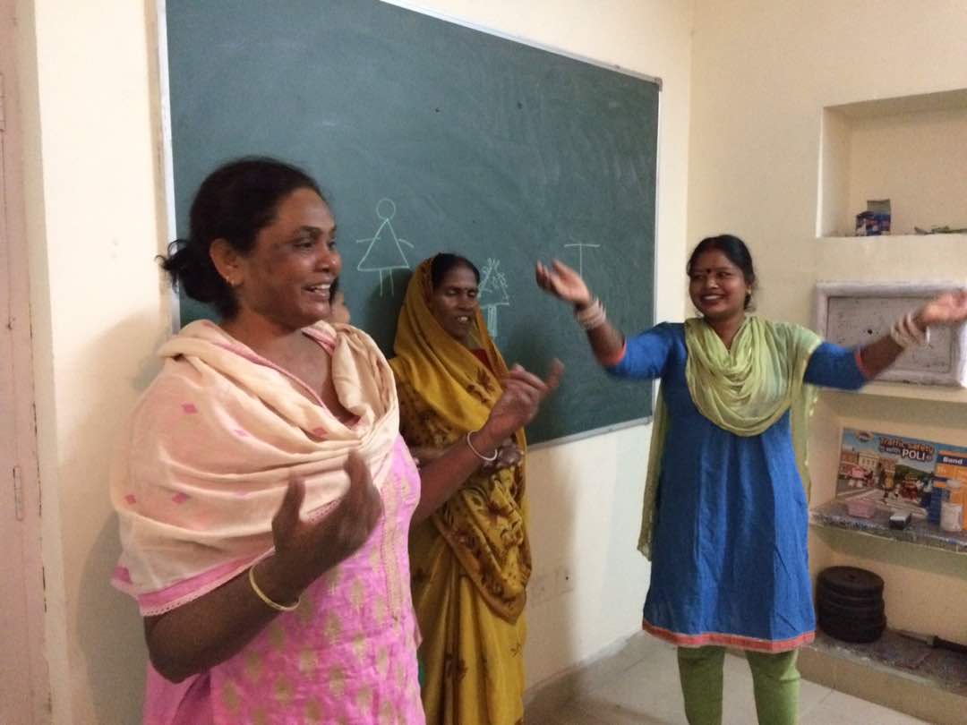 Lilafoundation's tweet photo. LILA Terra-Sutra Indigo Lingo mitra on #MothersDay2017 . They are doing marvelously well, finding their creative expression in many ways! https://t.co/HZr5MMUTKi