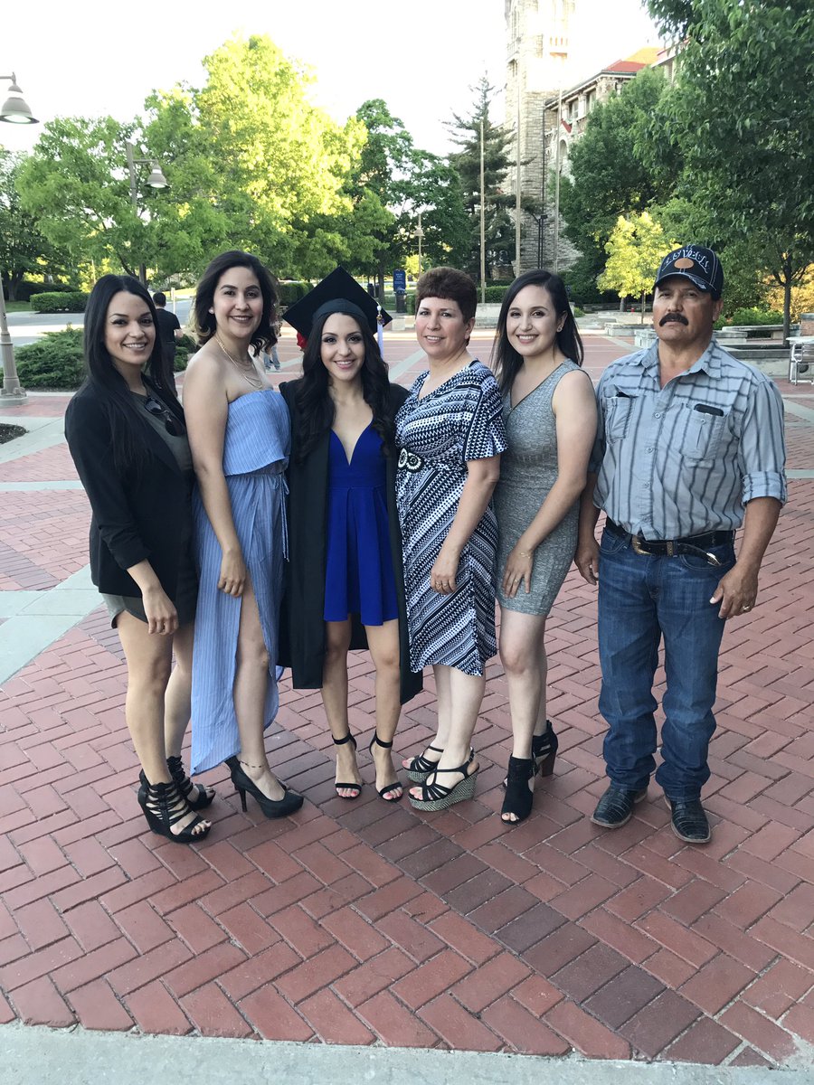 KGastelum5's tweet image. 4 years later... ❤️💙 #KUgrad