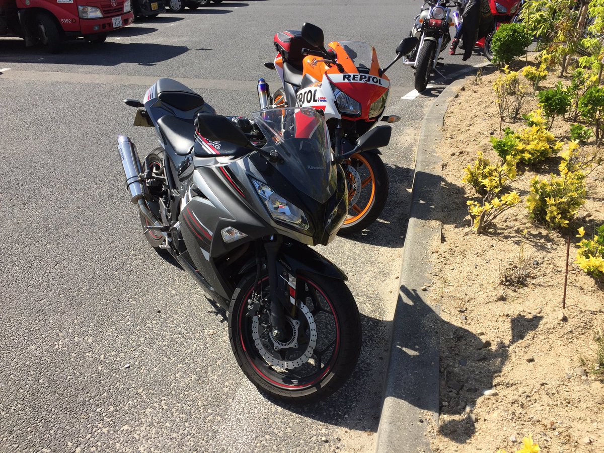 NNCT_motorcycle's tweet photo. 【OB活動報告】
#エンジョイホンダ2017 行ってきました！
NSX最高すぎ！イベント等も多くてエンジョイしました！
次回はカルストキャンプツー？？笑 https://t.co/LGQWCIVzJk