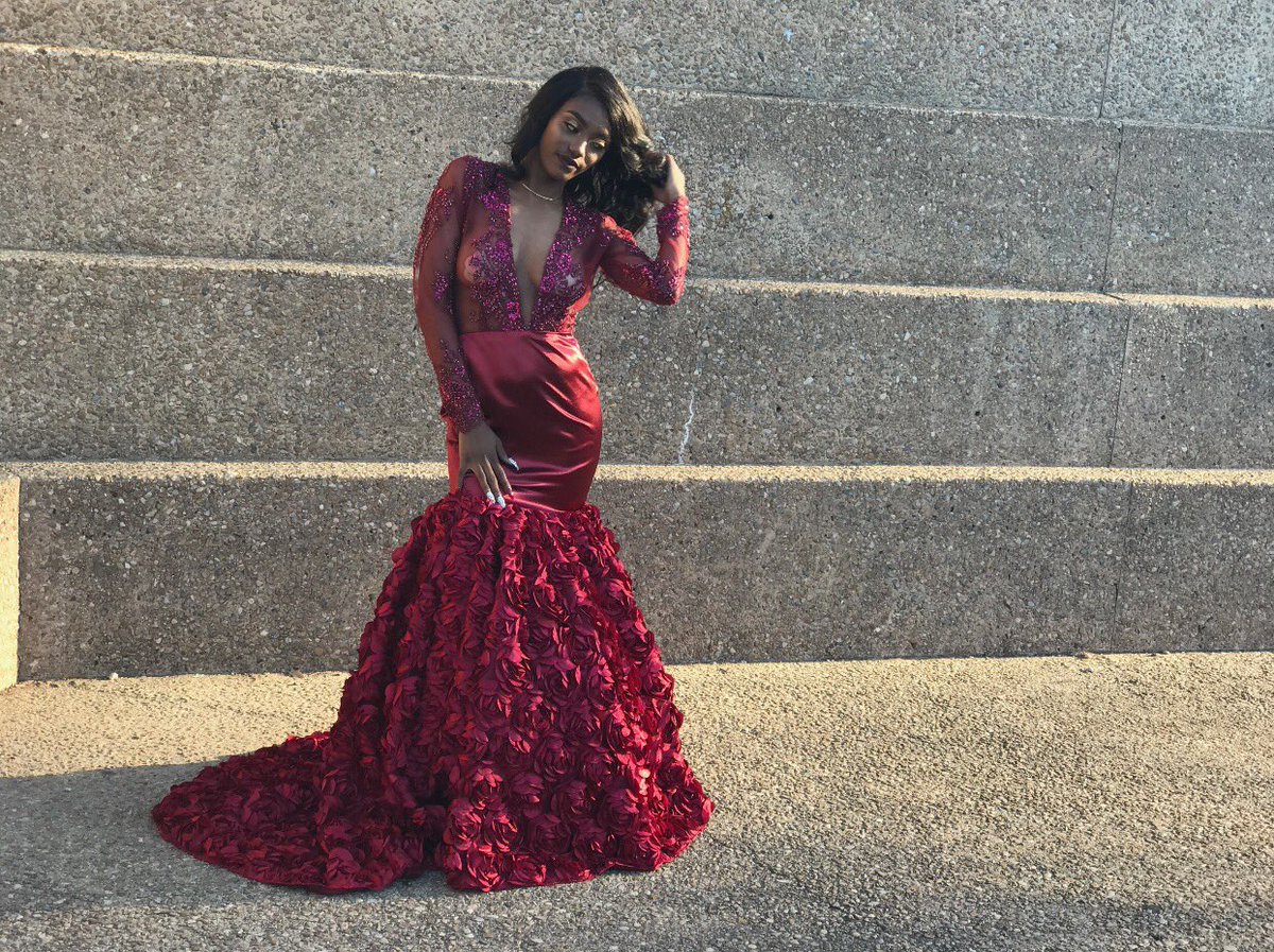 EbonyElay_'s tweet photo. I Am the Queen and you are my peasants πΈπΎ #TechProm2017 #FlySh17Only #17ReasonsWhy https://t.co/dbNR7c1IkX