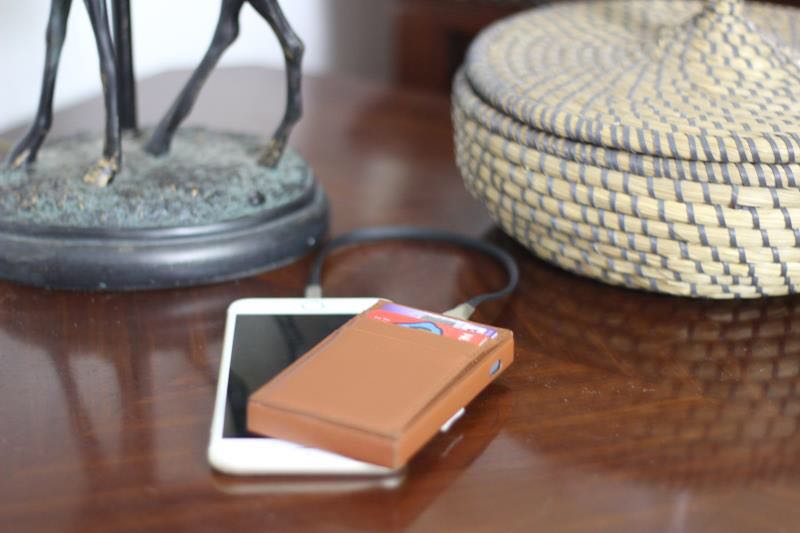 ThorneWallet's tweet photo. #smartwallet Charge your phone and expand your phone storage. Stay tuned with us. Prep for Indiegogo campaign now!😬🤓 https://t.co/nOH1vWQl6y