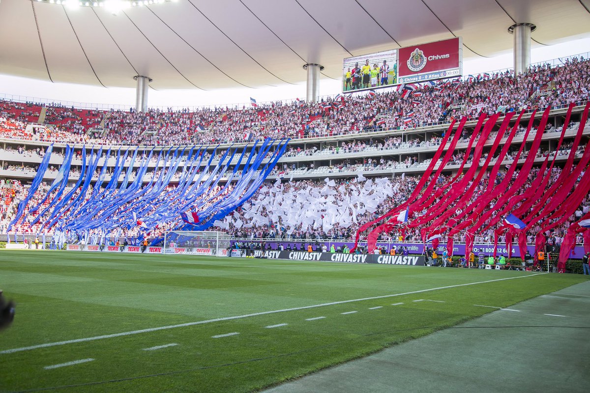 mponce_oficial's tweet photo. ¡SEMIFINALISTAS! Te amo @Chivas 🇦🇹 Gracias por el apoyo, me queda claro que la mejor afición la tenemos nosotros. 👍🏾 #ADarLaVuelta 🏆 https://t.co/bGRJ141m2g