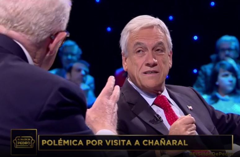 24HorasTVN's tweet photo. Piñera por críticas tras su viaje a Chañaral: "Haga lo que haga, se va a hablar" #PiñeraTVN #ElSillónDePedro https://t.co/qUxLsOF7cq