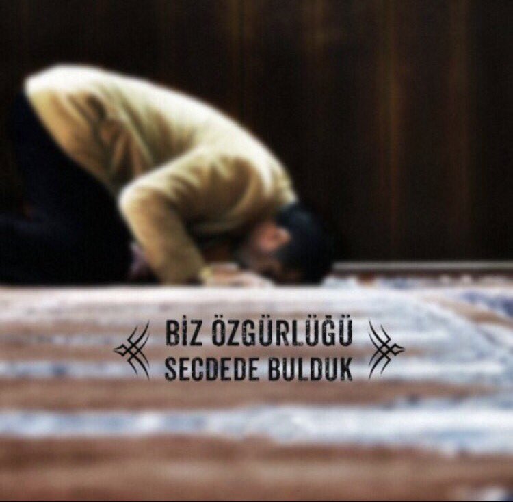 Kulun Rabbine en yakın olduğu (an) secde hâlidir.Öyleyse (secdede iken) çokça dua ediniz.
(Müslim, Salât, 215)  🌺🕌🌺