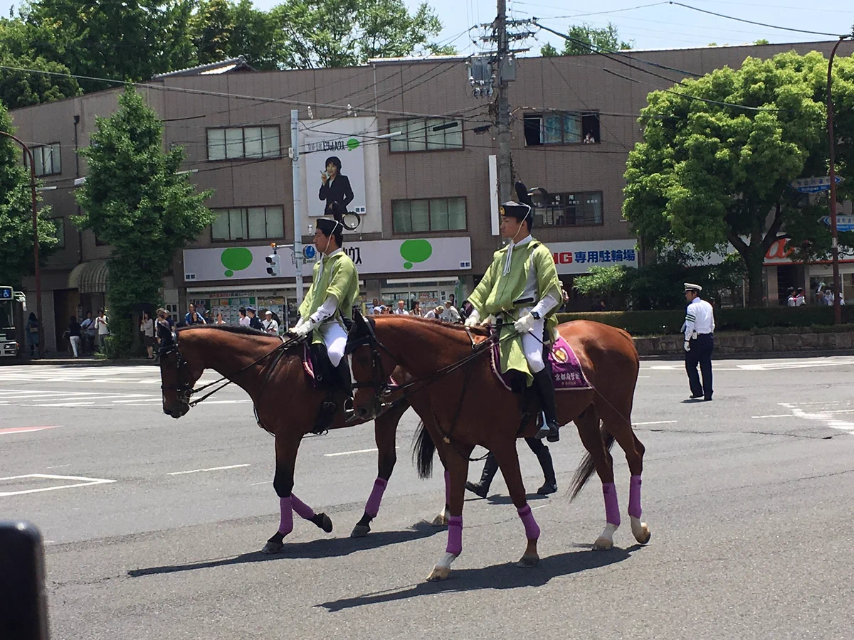 京都府警の格好がすごいｗｗｗ葵祭の行列に検非違使登場ｗｗｗ