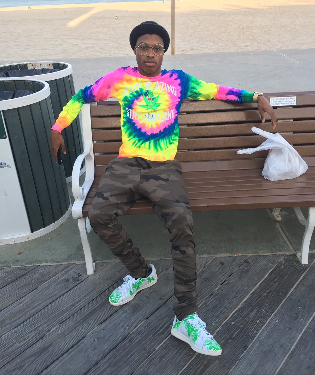 Reek2x__'s tweet photo. #ShortGuyTwitter 📶🇺🇸 https://t.co/BxTn2sclLx