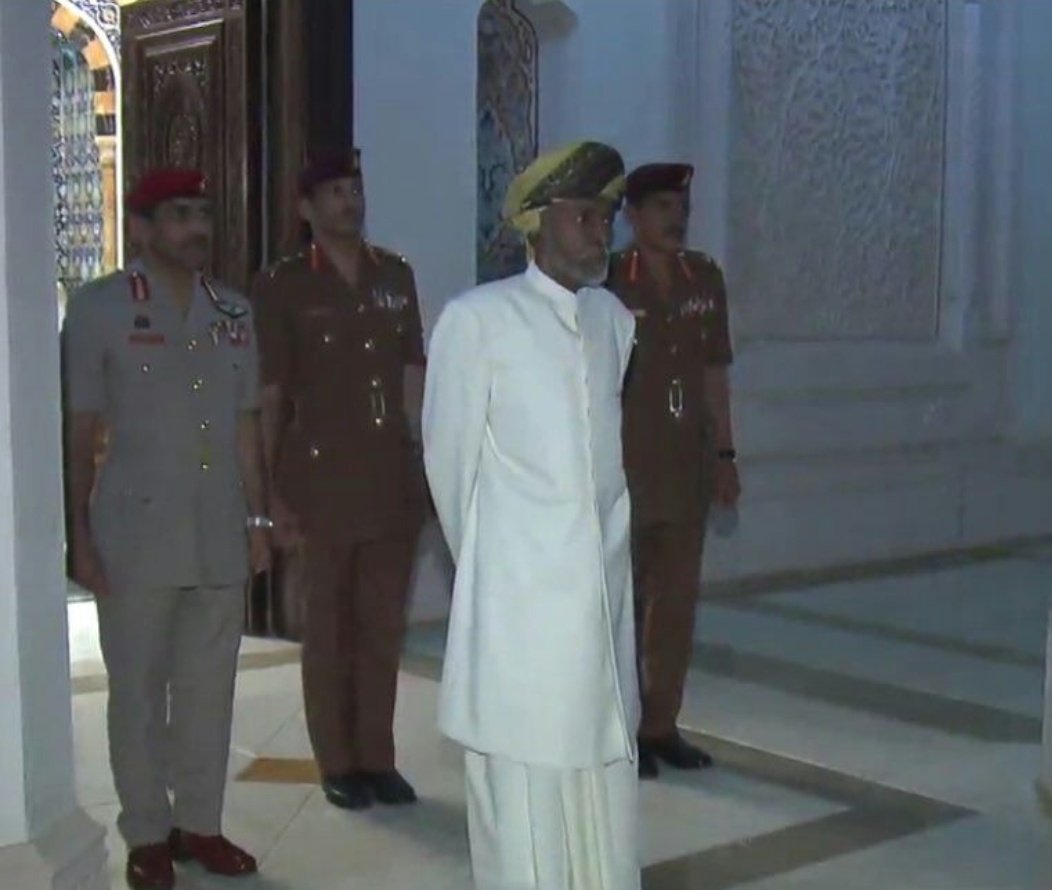 #اهلا_بملك_النشامي_في_عمان
اللهم زده قوة اللهم طهر جسده 
واسكب عليه انهارا من الراحه والعافيه