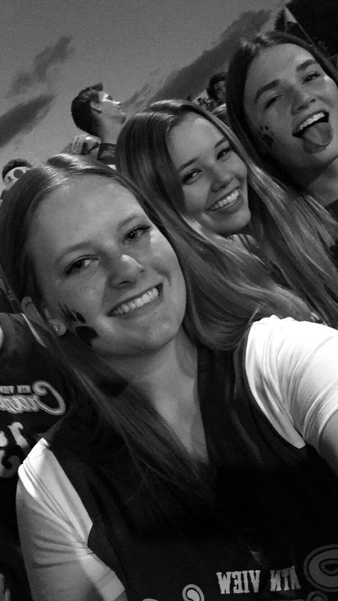 ashfifez's tweet photo. birthday giiirrrrlllll @kenna_woodward https://t.co/T2sh8WLBTQ