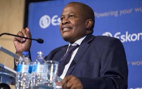 TshepoTMotsepe's tweet photo. Today one leaves an institution after serving SA with NO scandal.The other goes back to one amid sever scandals. https://t.co/uQhjvb9zHT