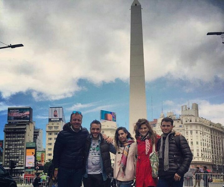 AmandoFla's tweet photo. Vivitos y coleando 2 en calle Corrientes
@flaviapereda ❤💣 https://t.co/OhWqgiNfpS