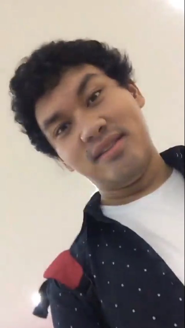 Kalo ini rhoma irama. <a href="/MadaEmmanuelle/">Mada Emmanuelle</a> 😂🙏🏻