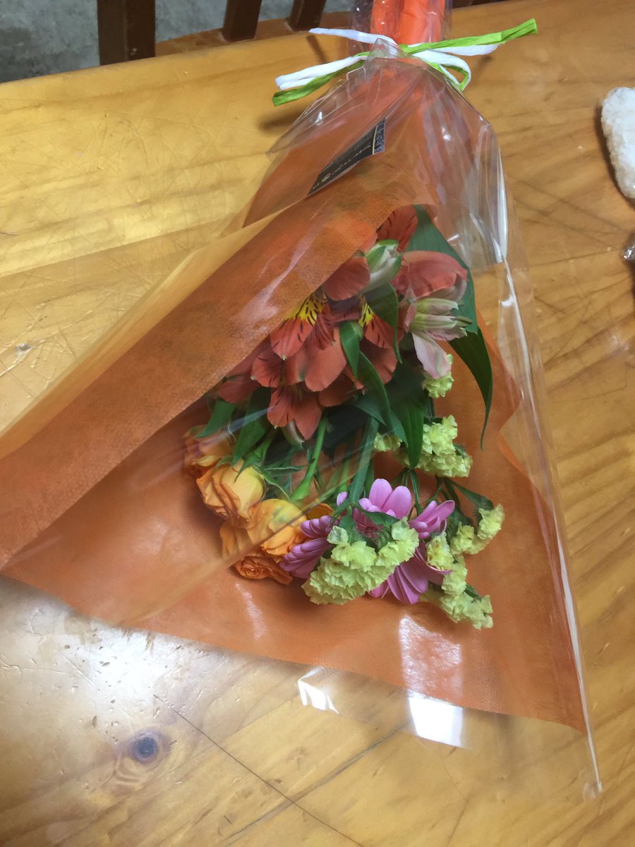 山下加珠子 息子と嫁から 母の日プレゼントもらったょ ᴗ ありがとう お花に癒される