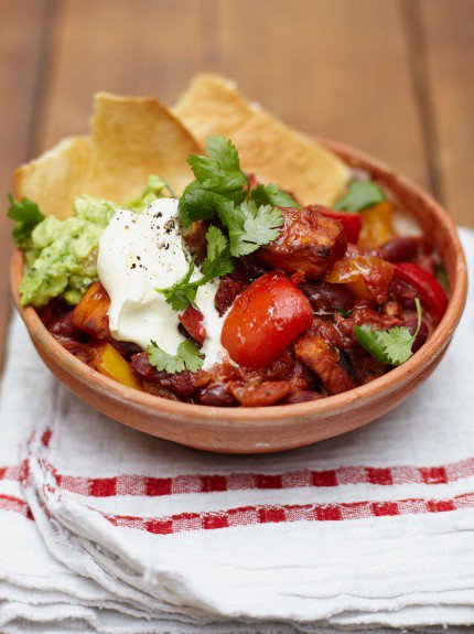 jamieoliver's tweet photo. Its #NationalVegetarianWeek so lets big up delicious, colourful veggies &amp; get stuck in with some gorgeous recipes🍆🌽🍠
https://t.co/HODqu5mDvS https://t.co/Ou9pJgjJza