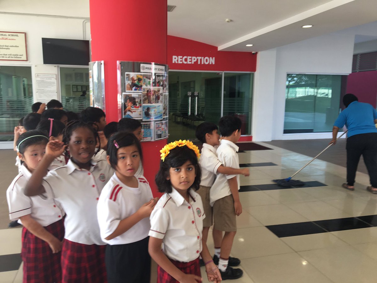 Year 2 Developing students had a "field trip" around the school to meet the important people who works in the school 👩🏻‍🏫👩🏻‍💻👮🏻👨🏻‍🍳