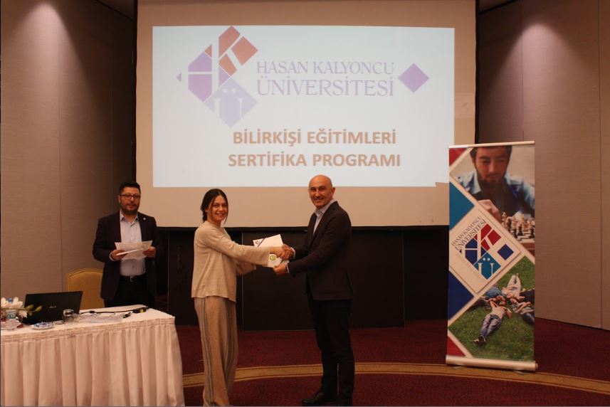 Bolu - Abant Bilirkişilik Eğitimlerinde Rektör Hocamız sertifika töreninde.#AnaJetÜssü #pazartesi semistanbul.com