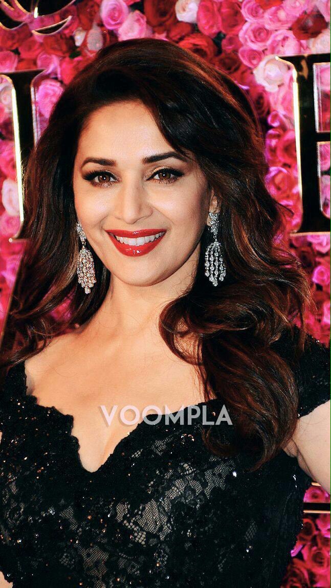 Wishing you A very.. HAPPY BIRTHDAY MADHURI DIXIT mam      BEAUTY QUEEN  