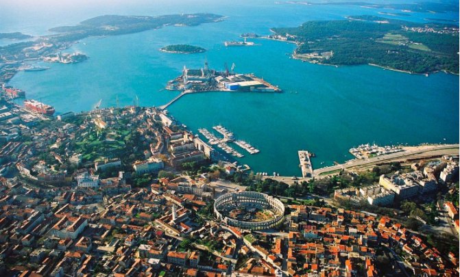 Press_Company's tweet photo. 12 Most Beautiful Spots in #Croatia ... have you been there? We've always wanted to go!

https://t.co/6GtcZo2Go0 https://t.co/Z4p2Vo54cb