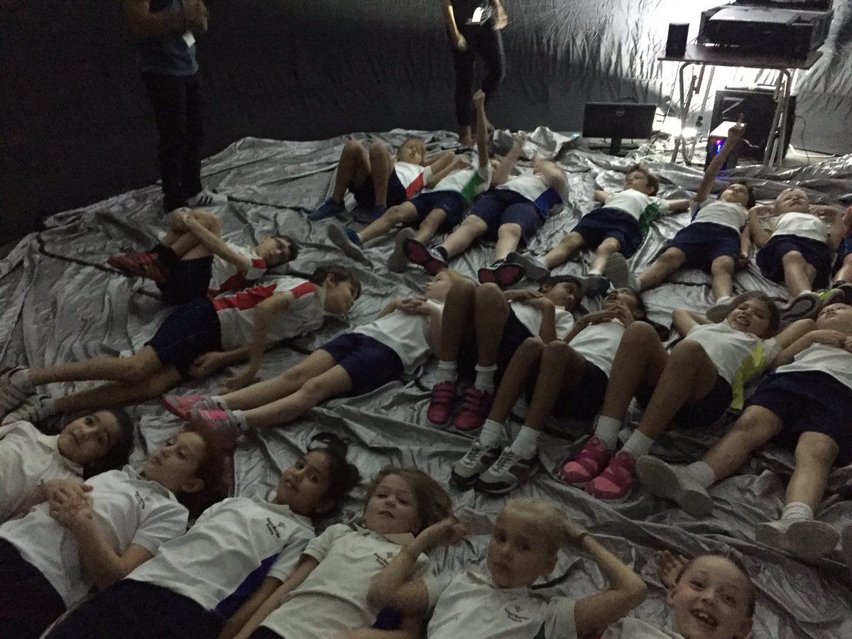 Year3Dbs's tweet photo. Year 3 enjoying the magical experience at The science dome #wow #DBSINSPIRED https://t.co/heo3uKE4KL