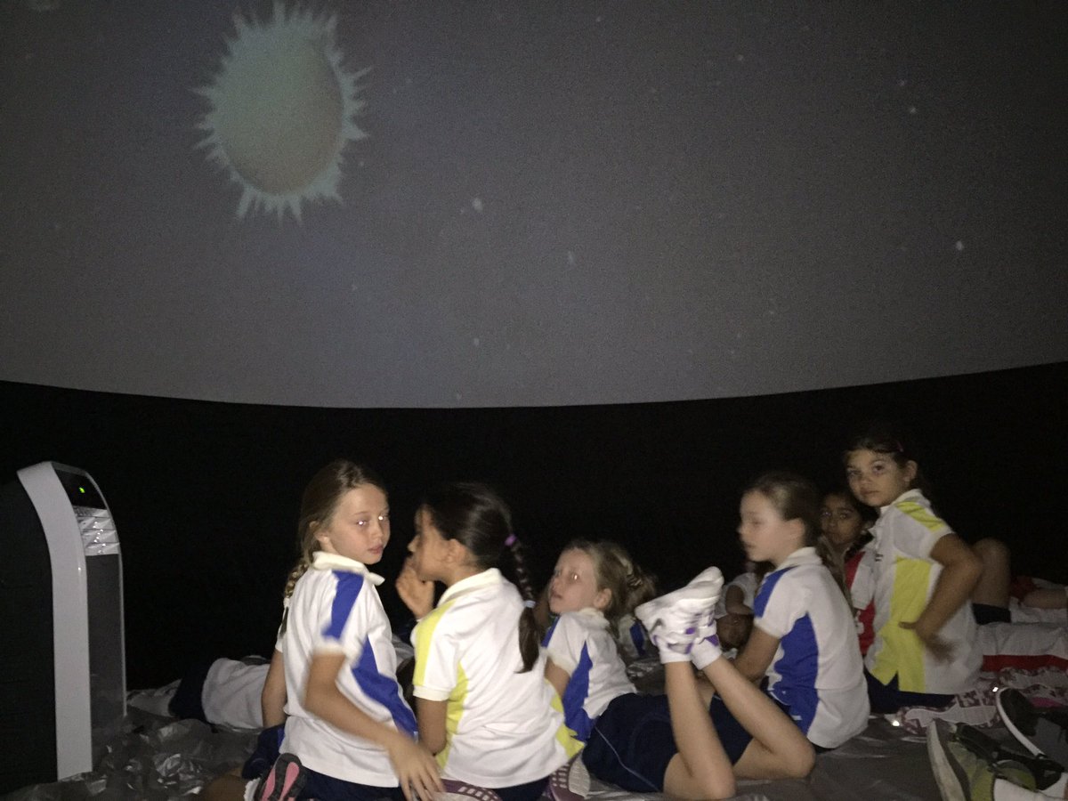 Year3Dbs's tweet photo. Year 3 enjoying the magical experience at The science dome #wow #DBSINSPIRED https://t.co/heo3uKE4KL