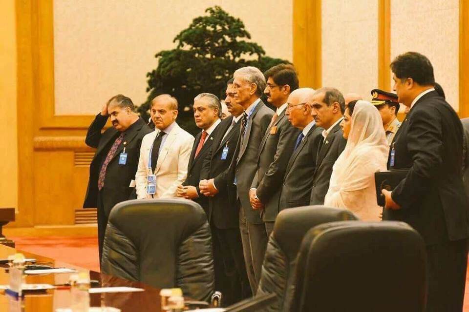 Abdul_Bugti's tweet photo. Pakistani rulers in China. Just look at their faces. 😂😂 #CPEC #CPEC_OBOR #NoToCPEC https://t.co/3iCl2zARyk