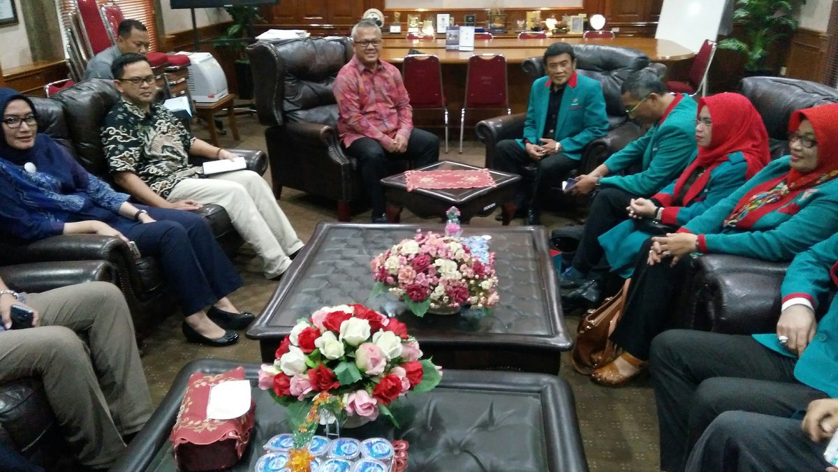 KPU_ID's tweet photo. KPU RI terima audiensi DPP Partai Idaman konsultasi terkait verifikasi parpol Pemilu 2019 @mas_abudiman @hsym_asyari @robie2u @K_Setyawan https://t.co/pMSKjWqqM1