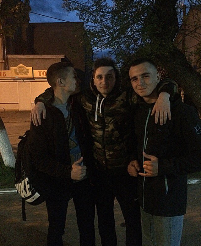 zhal_10's tweet photo. #bestfriends#goodnight#moreemothions🔥🔝💪 https://t.co/kLlX6lZtBV