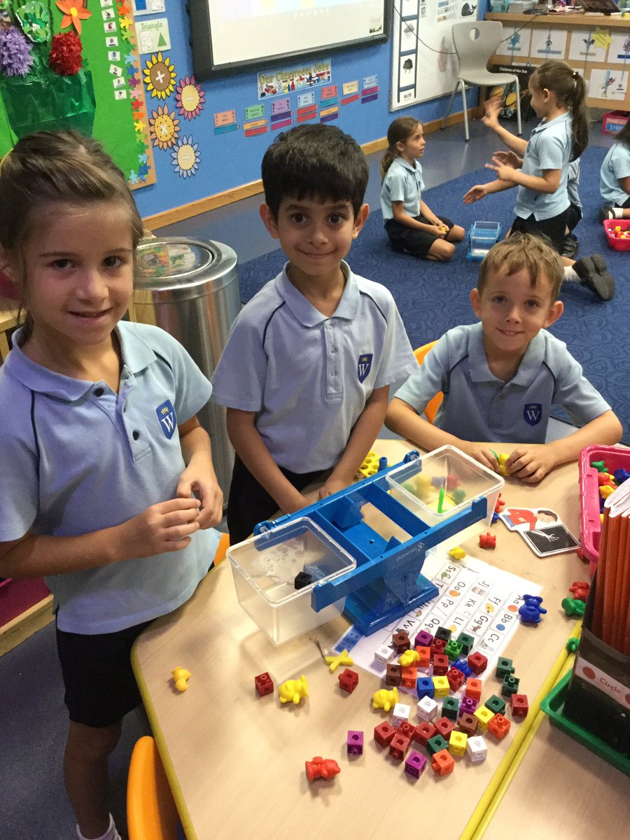 WSO_Year1's tweet photo. In 1D we are using cubes and non standard units to measure the weight of different objects using balances! #year1 #maths #1D 😃 https://t.co/JFPl4VBE5a