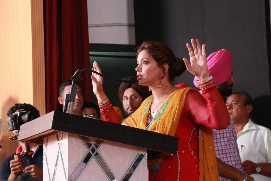 PbArtsCouncil's tweet photo. 13.5.17, #ShivKumarBatalvi #Utsav at #Batala #PB #SatinderSatti #Chairperson #PAC with #NavjotSinghSidhu #CabinetMinister #Punjab #PLKA #PSA https://t.co/V8DGXBLfS0